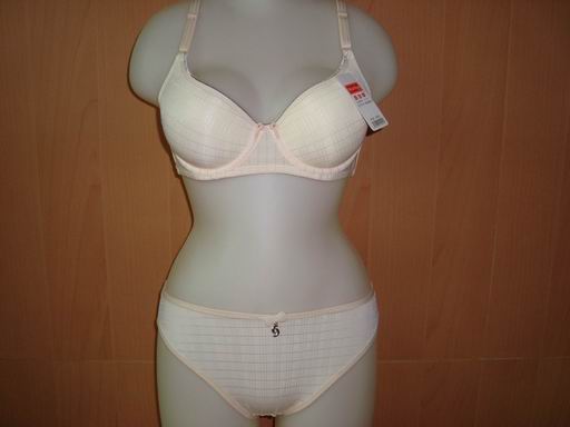 ��Ʒ���ƣ���װ