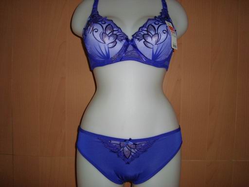 ��Ʒ���ƣ���װ