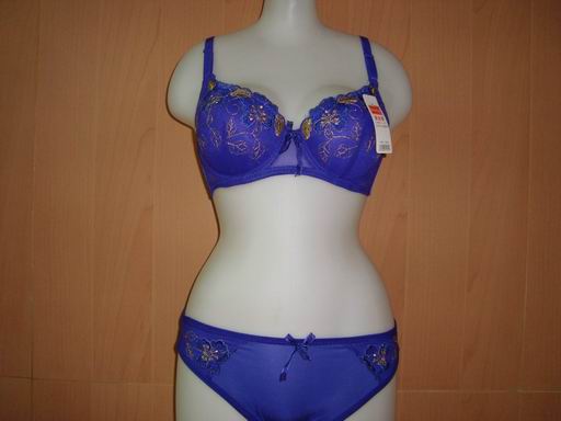 ��Ʒ���ƣ���װ