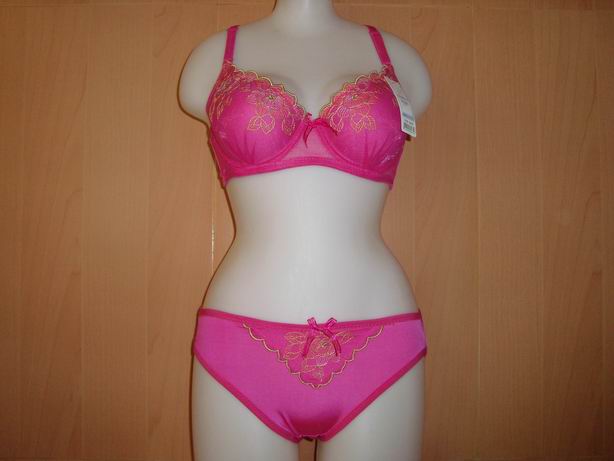 ��Ʒ���ƣ���װ